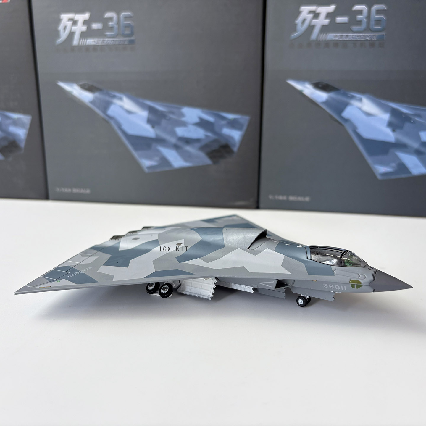 1/144 J-36 Chinese 6th Generat - Model Kit Planes recension och pris