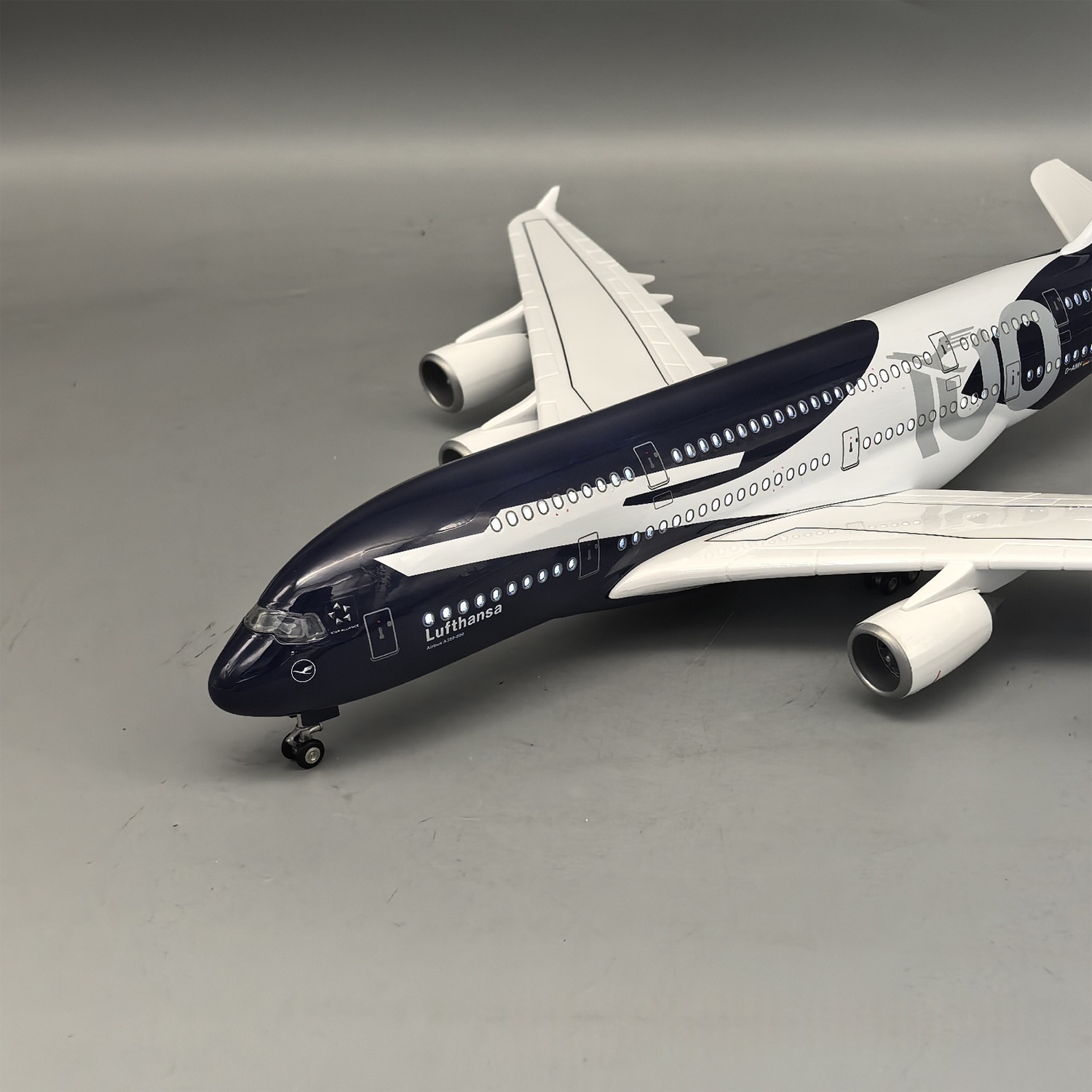 New 45cm Lufthansa A380 100 Ye - Model Kit Planes recension och pris