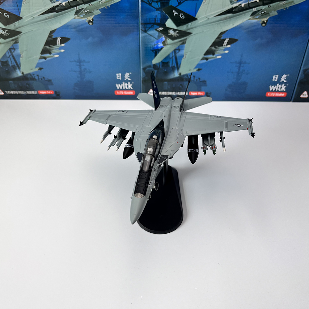 1/72 Scale U.S. F/A-18F Hornet - Model Kit Planes recension och pris