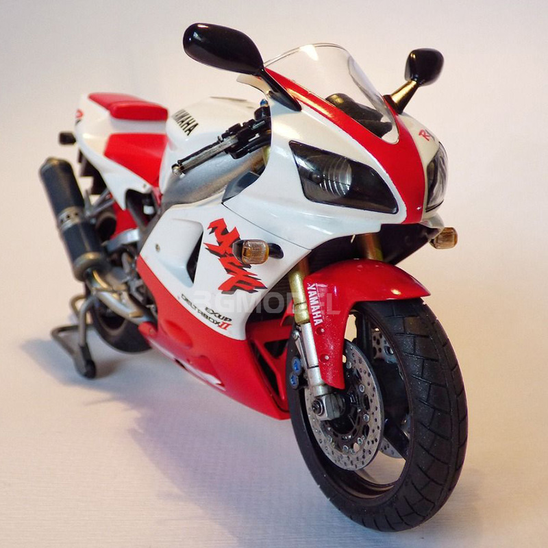Tamiya 14073 static assembled  - Model Kit Yamaha R1 recension och pris